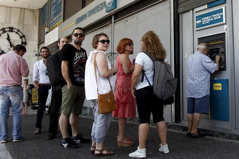El BCE reduce el techo de crÃ©dito a la banca griega al mejorar la liquidez