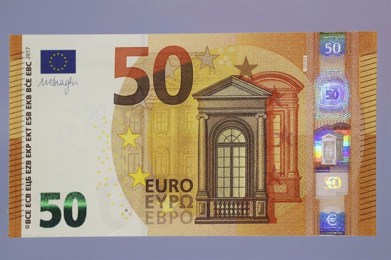 El euro baja a 1,1748 dÃ³lares